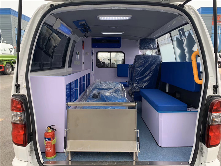 金杯快運救護(hù)車(國六)圖片4