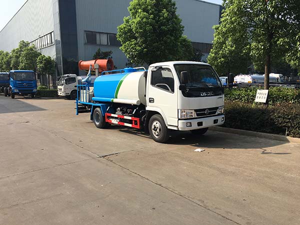 福瑞卡小型灑水車20-30米抑塵車噴灑車