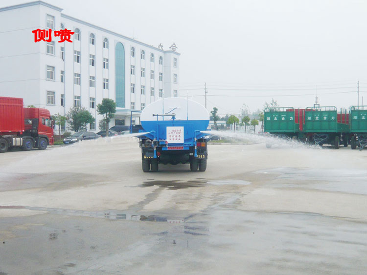 灑水車(chē)側(cè)噴