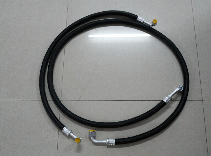 <a href=http://www.hotel701.cn/lcc/ target=_blank class=infotextkey>冷藏車</a>制冷系統(tǒng)管路圖片